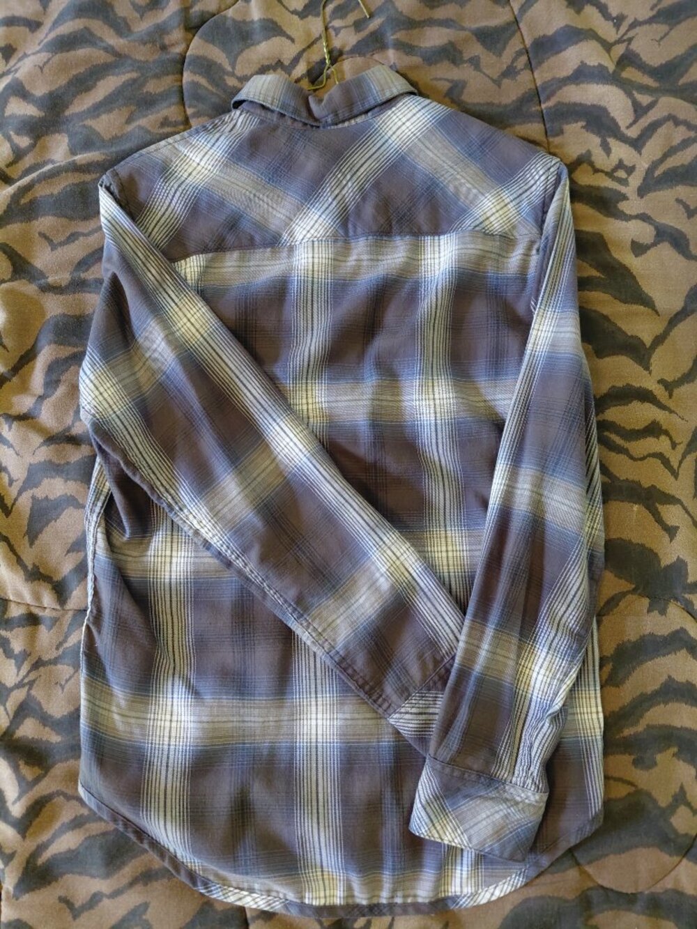 RVCA button down - Picture 3 of 5
